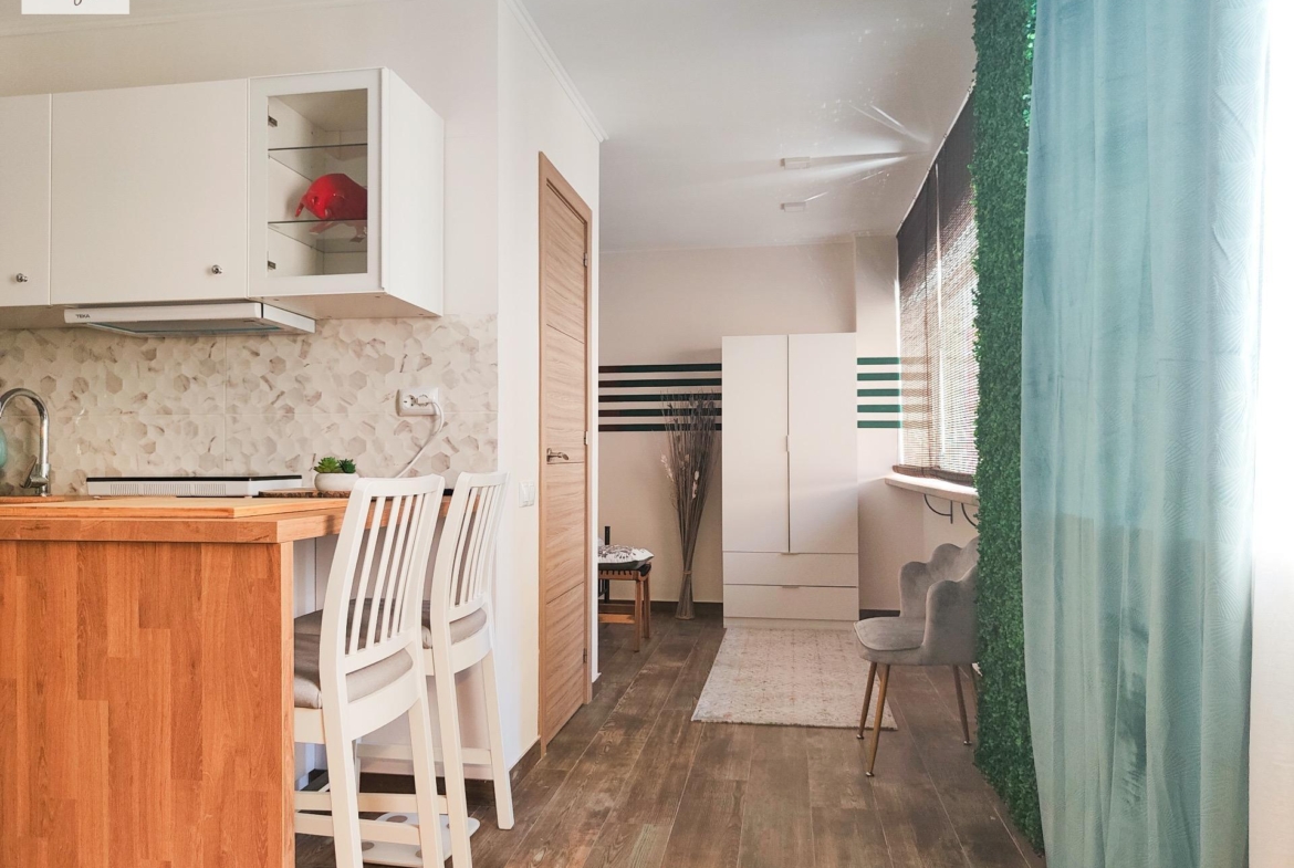 APARTHOTEL OF 4 COMPLETE FLATS WITH TOURIST LICENCE IN THE CENTRE OF ALICANTE FOR SALE