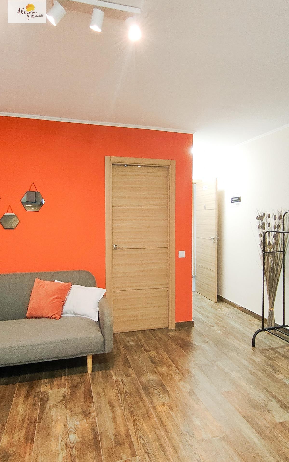 28-80 APARTHOTEL OF 4 COMPLETE FLATS WITH TOURIST LICENCE IN THE CENTRE OF ALICANTE FOR SALE