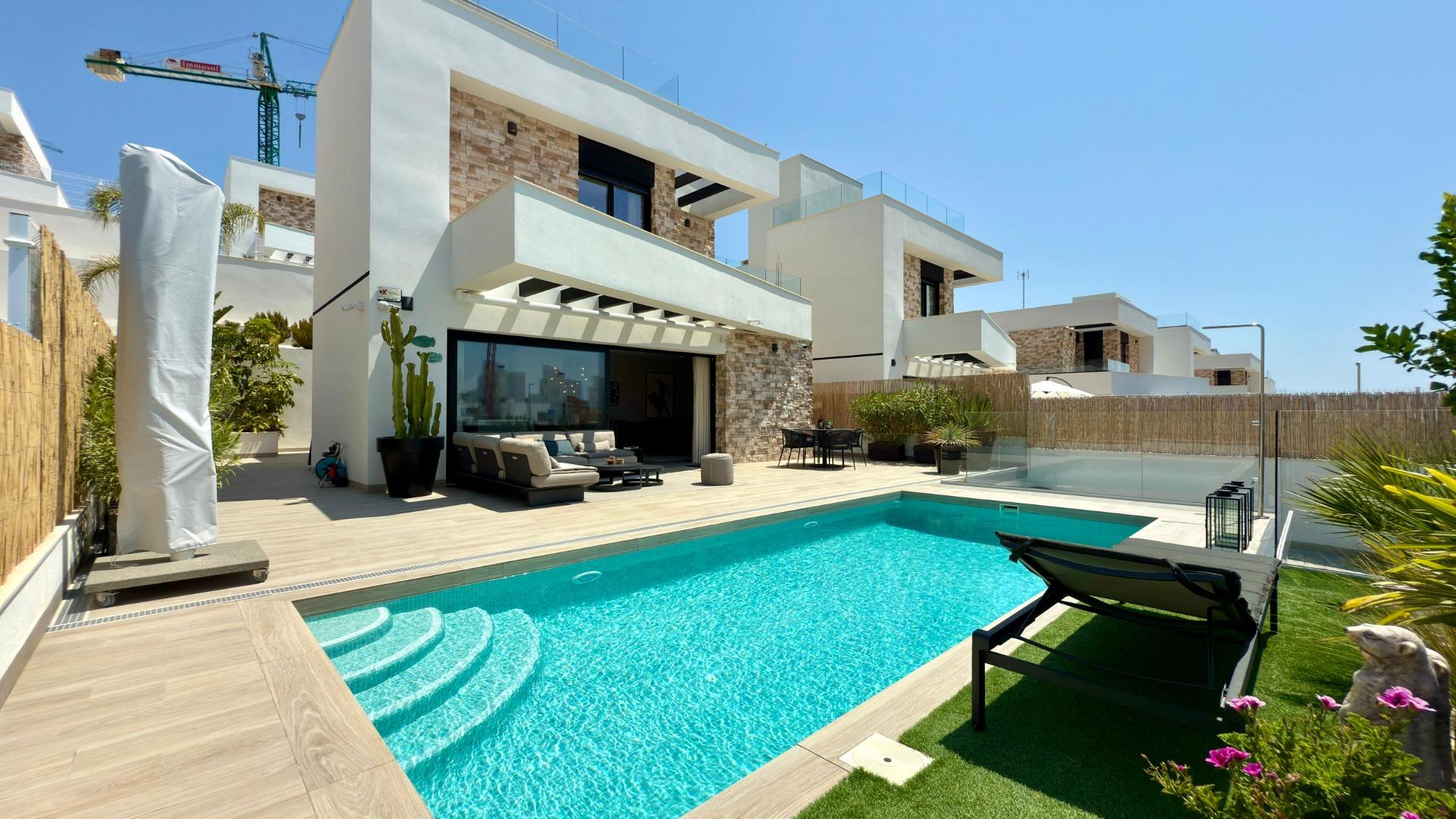 29-1 LUXURY VILLA WITH MAGNIFICENT VIEWS IN FINESTRAT