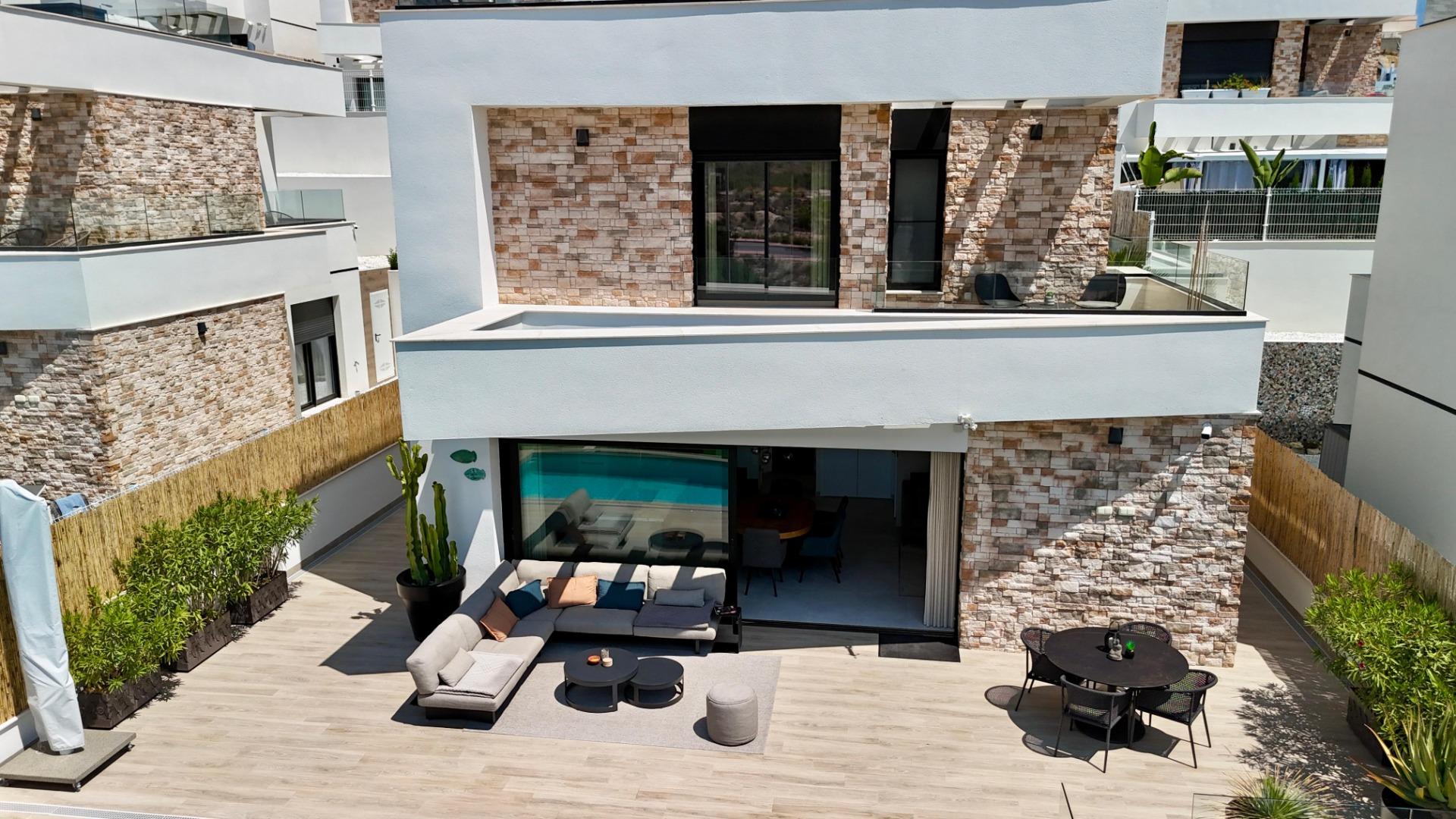 29-11 LUXURY VILLA WITH MAGNIFICENT VIEWS IN FINESTRAT