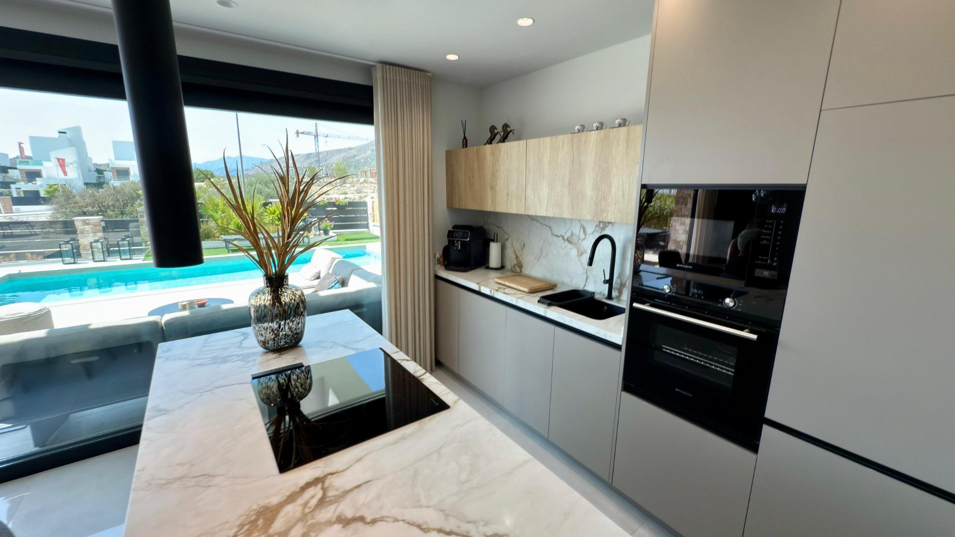29-13 LUXURY VILLA WITH MAGNIFICENT VIEWS IN FINESTRAT