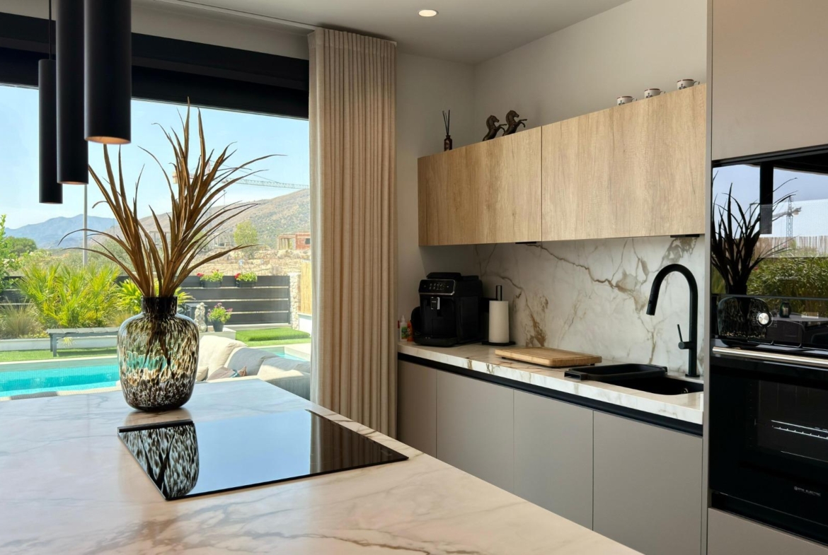 LUXURY VILLA WITH MAGNIFICENT VIEWS IN FINESTRAT