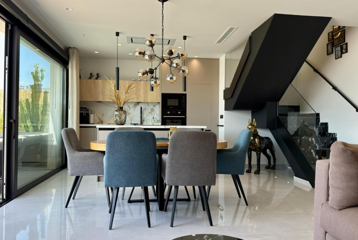 LUXURY VILLA WITH MAGNIFICENT VIEWS IN FINESTRAT