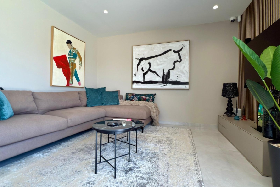 LUXURY VILLA WITH MAGNIFICENT VIEWS IN FINESTRAT
