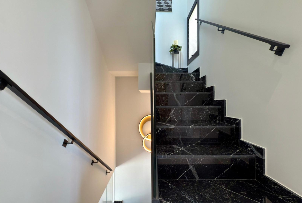 LUXURY VILLA WITH MAGNIFICENT VIEWS IN FINESTRAT