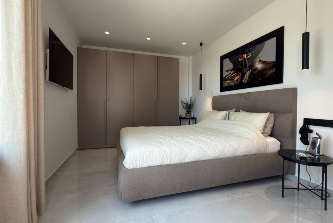 LUXURY VILLA WITH MAGNIFICENT VIEWS IN FINESTRAT
