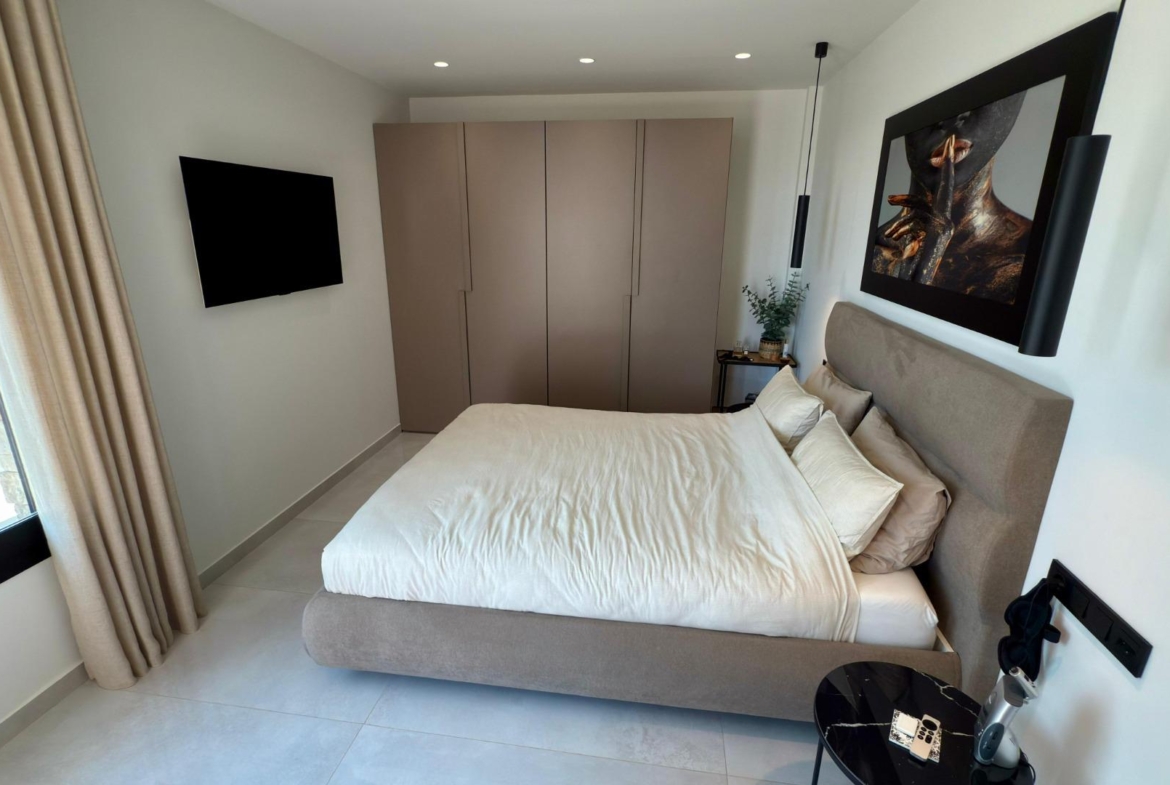 LUXURY VILLA WITH MAGNIFICENT VIEWS IN FINESTRAT