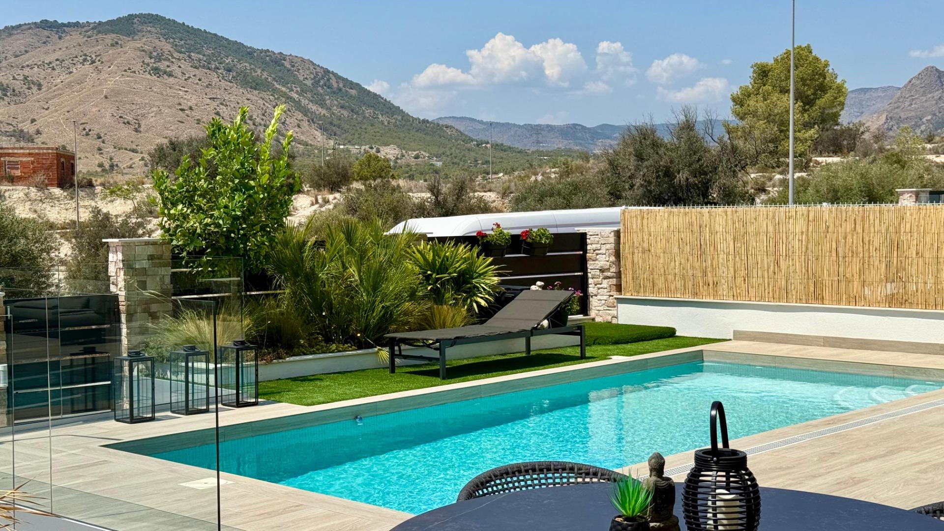 29-4 LUXURY VILLA WITH MAGNIFICENT VIEWS IN FINESTRAT