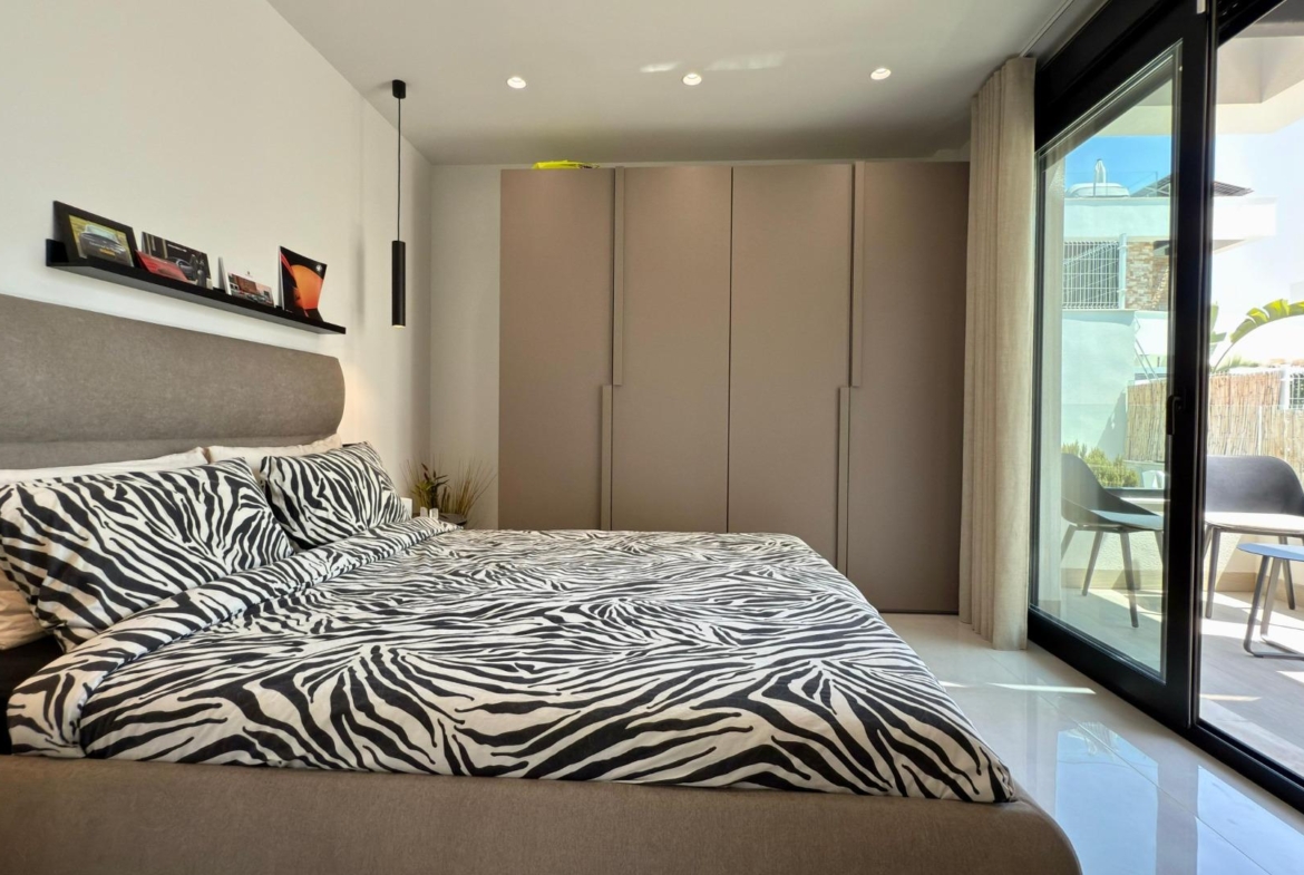 LUXURY VILLA WITH MAGNIFICENT VIEWS IN FINESTRAT