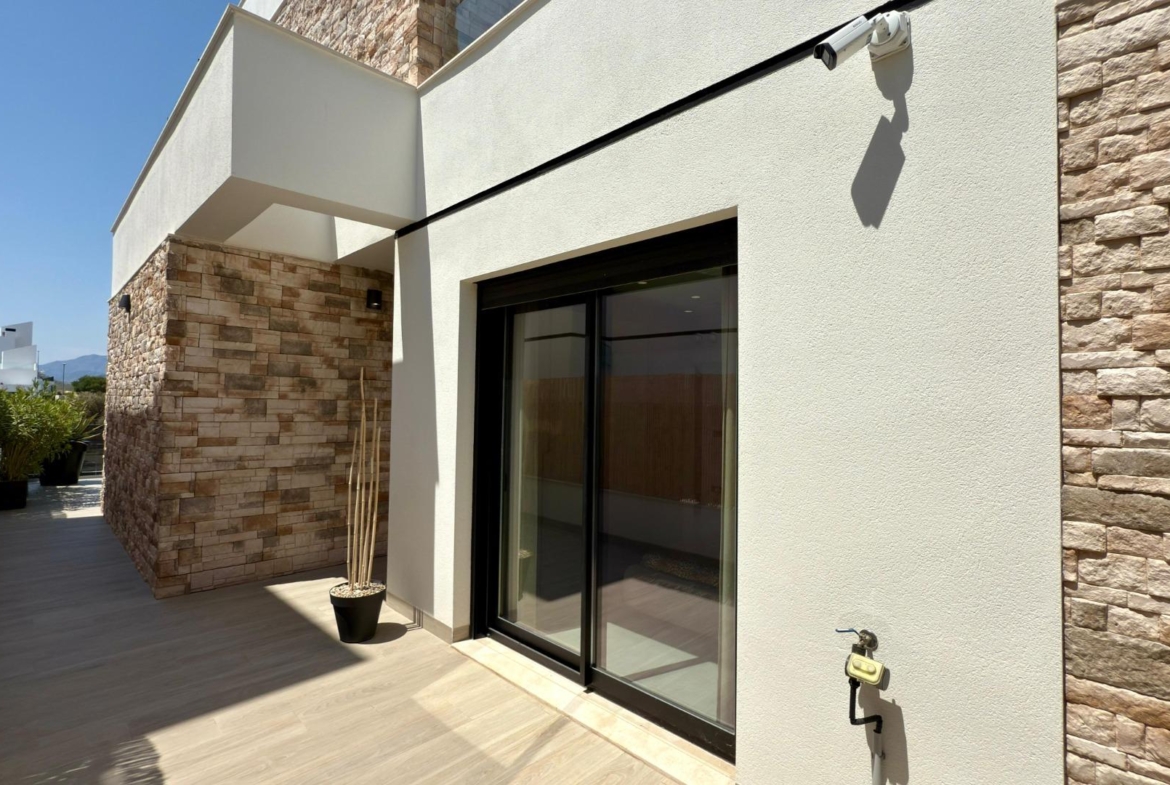LUXURY VILLA WITH MAGNIFICENT VIEWS IN FINESTRAT