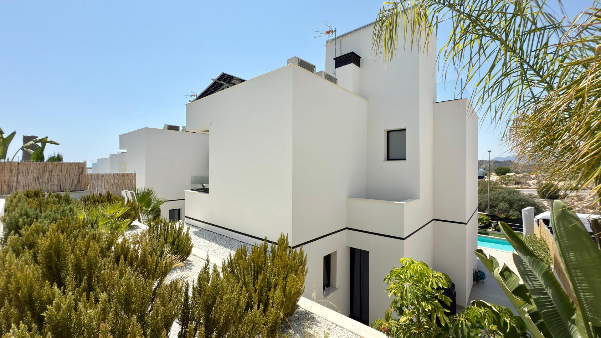 29-9 LUXURY VILLA WITH MAGNIFICENT VIEWS IN FINESTRAT