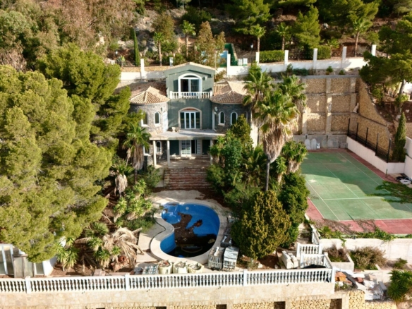 Mediterranean Luxury in Altea Hills: Exclusive Property with Spectacular Views and Unique Spaces