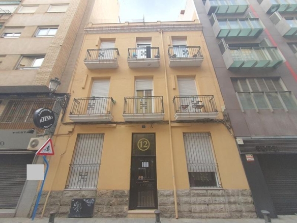 !!OPORTUNIDAD INVERSORES!! MAGNÍFICO EDIFICIO REFORMADO EN PLENO CENTRO DE ALICANTE