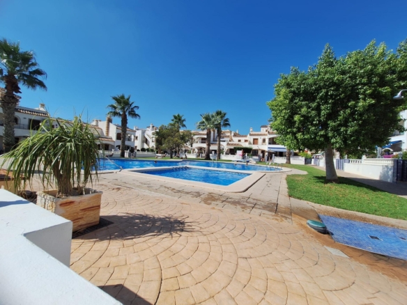 Apartamento en la prestigiosa urbanización Jumilla 3