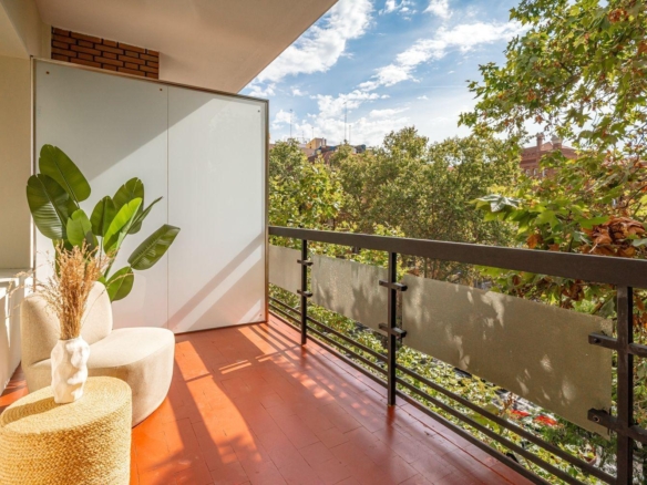 ELEGANT  FULLY RENOVATED APARTMENT WITH TERRACE IN ARAPILES, MADRID
