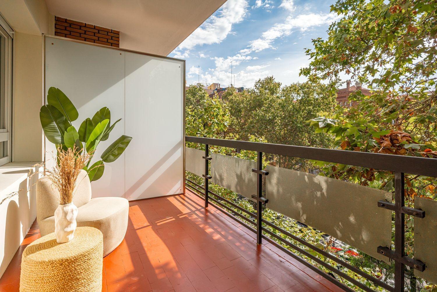 ELEGANT VOLLEDIG GERENOVEERD APPARTEMENT MET TERRAS IN ARAPILLES, MADRID