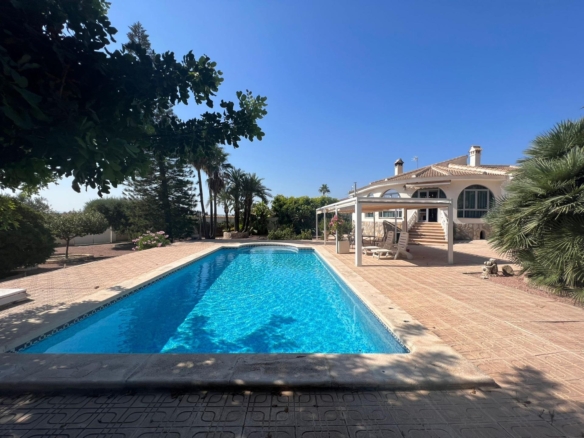 Spectacular Villa in Ciudad Quesada Rojales area with its own pool and unobstructed views