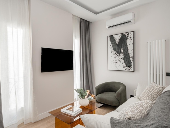 COMPLETELY RENOVATED HOUSING FOR SALE IN THE CENTRAL AREA, MADRID
