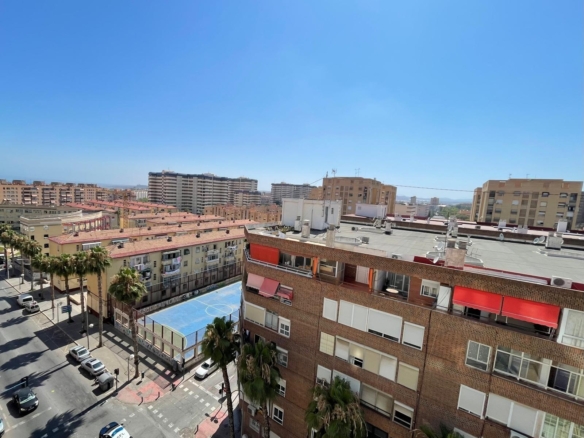 Indrukwekkend appartement in Benalúa met vrij uitzicht
