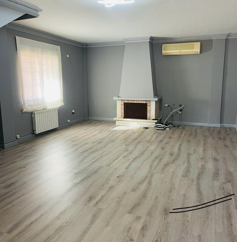VILLA DE LUJO EN LOS BALCONES CON 950 M2 DE PARCELA. 5 DORM. 3 BAÑOS. PISCINA.