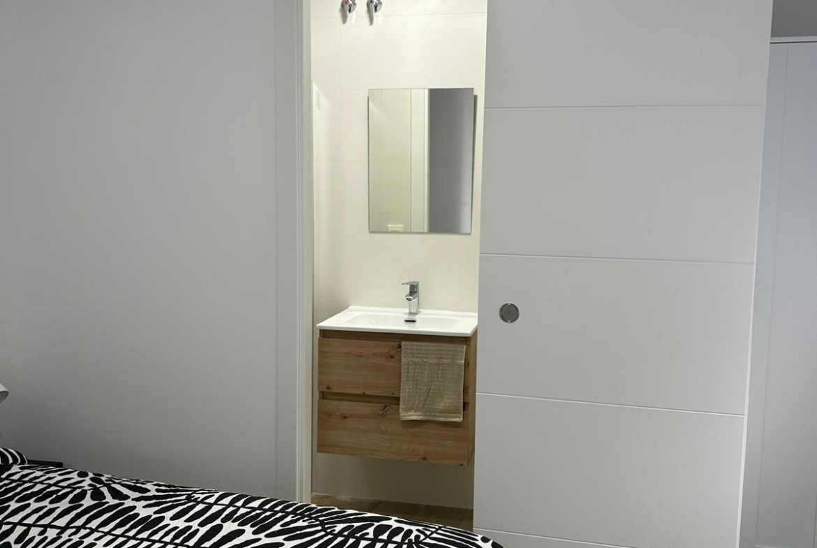 🏡✨ Townhouse in Benidorm Old Town: Charm and Comfort by the Sea 🌊🌴