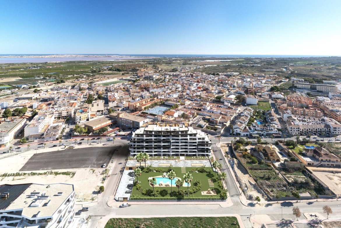 OBRA NUEVA EN SAN MIGUEL DE SALINAS CON GARAJE Y TRASTERO INCLUIDO! 2 DORM. 2 BAÑOS. CON TERRAZA DE 20 M2. PISCINA COMUNITARIA.