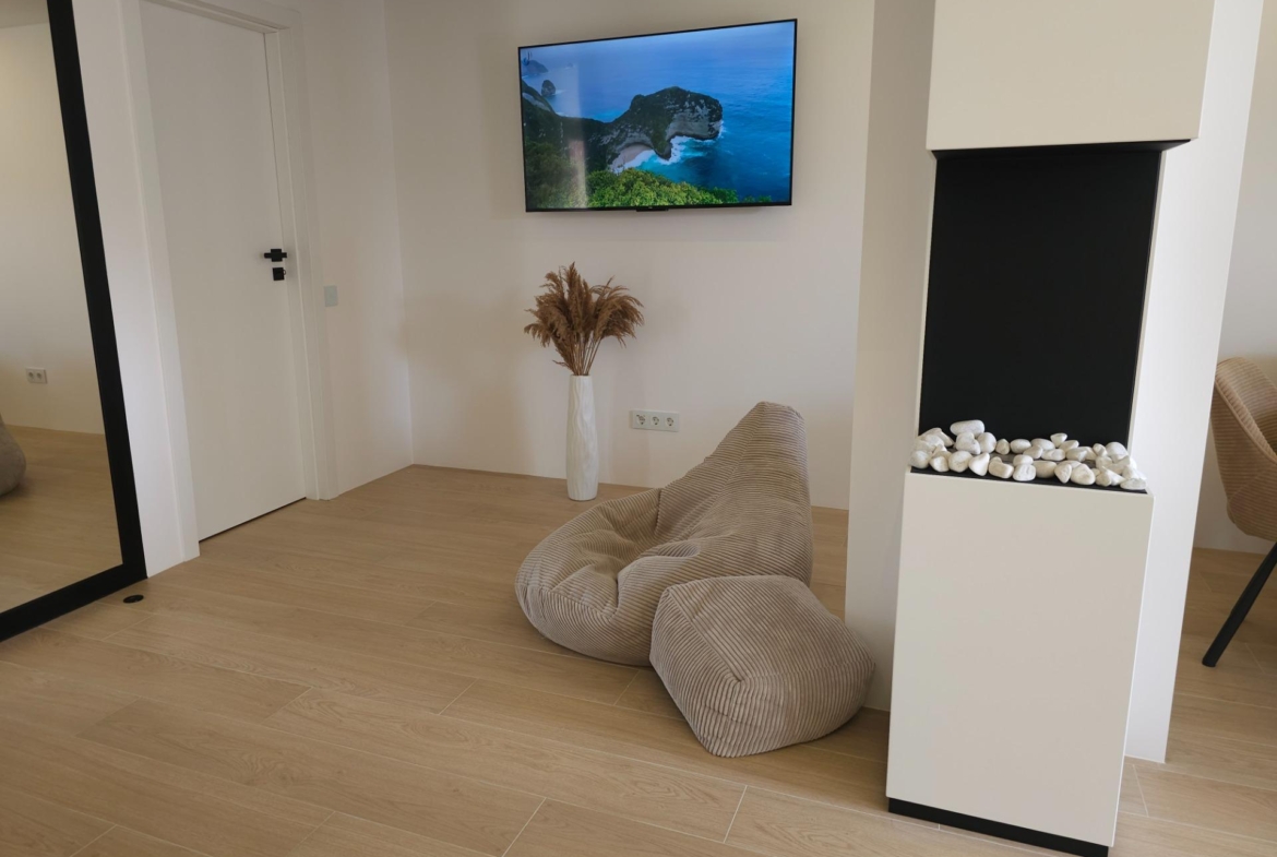 Exclusive Renovated Apartment in La Veleta, Torrevieja – Steps from the Sea