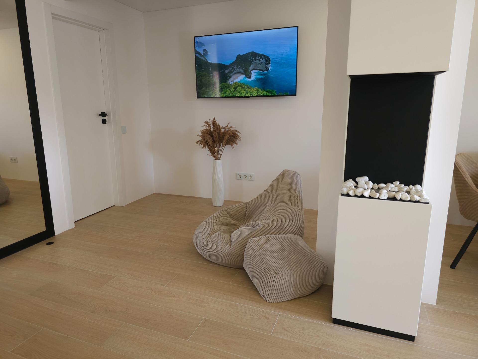 Exclusive Renovated Apartment in La Veleta, Torrevieja – Steps from the Sea