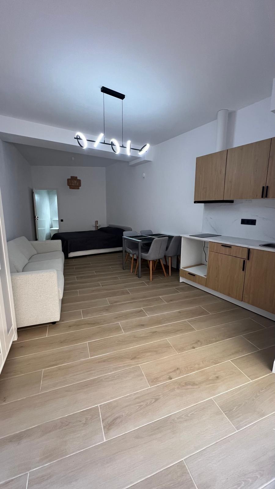 3-10-171 REFORMADO ESTUDIO A 300 METROS DE PLAYA LA MATA. CON SUPERFICIE 32 M2.