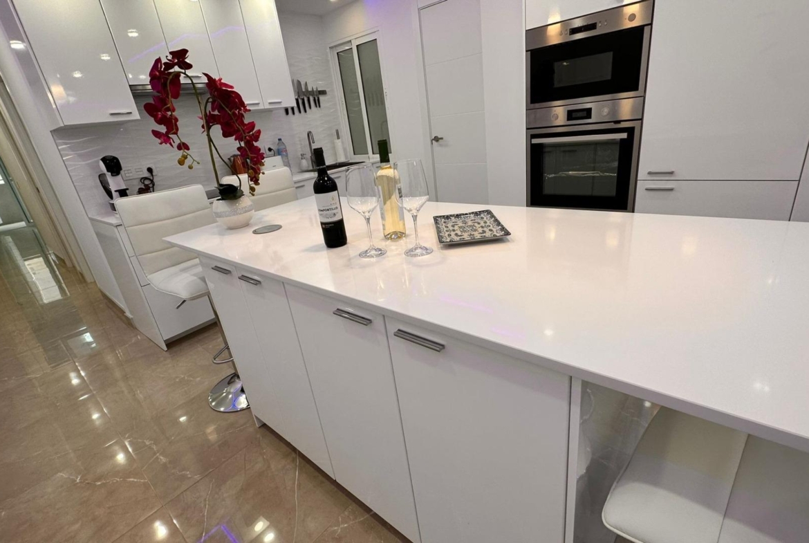 Apartamento reformado en Torrevieja conlicencia turistica