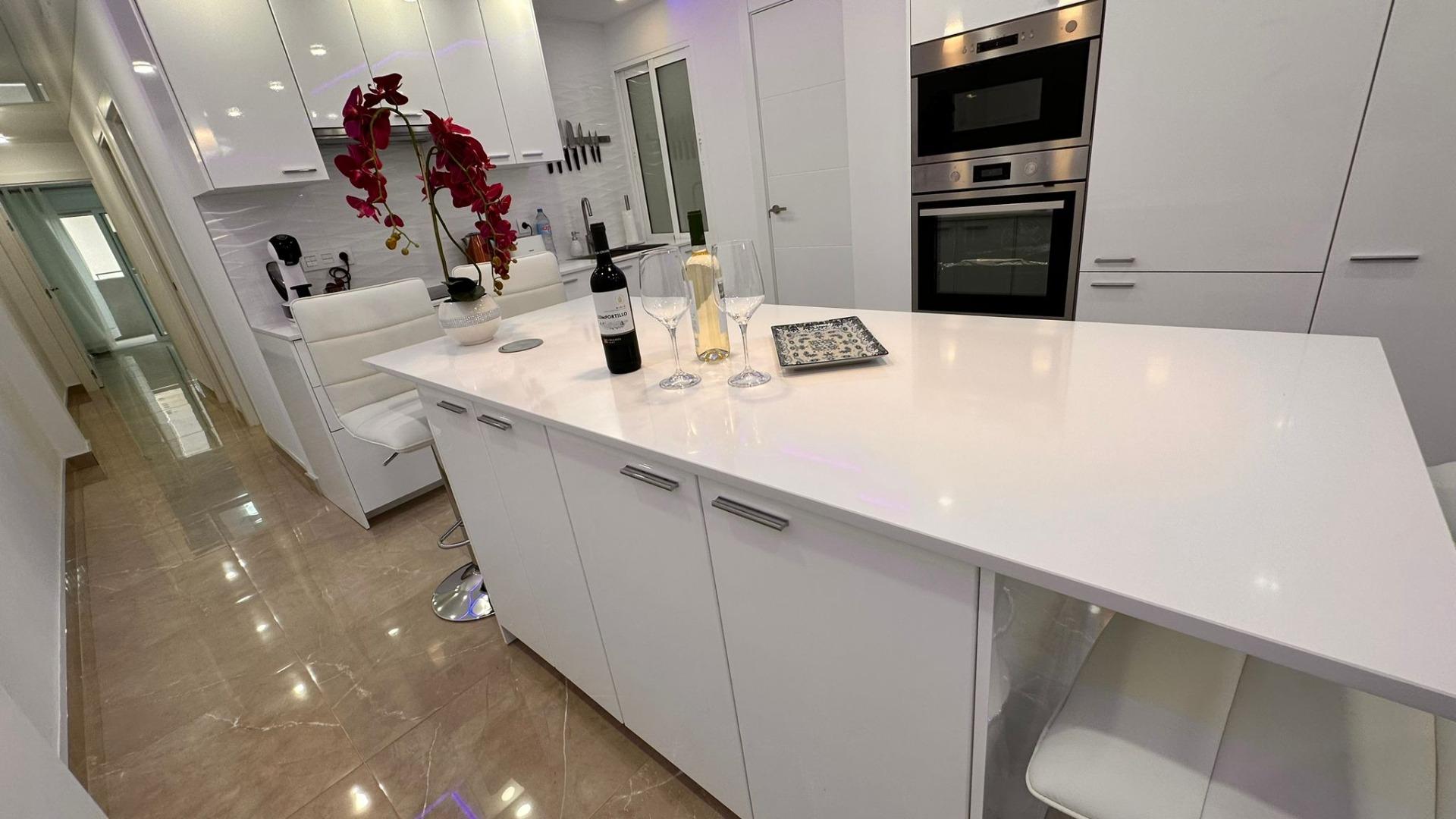 Apartamento reformado en Torrevieja conlicencia turistica