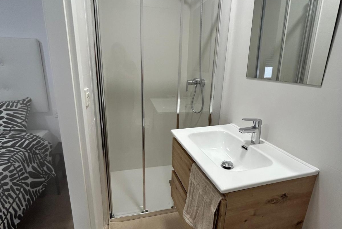 🏡✨ Townhouse in Benidorm Old Town: Charm and Comfort by the Sea 🌊🌴