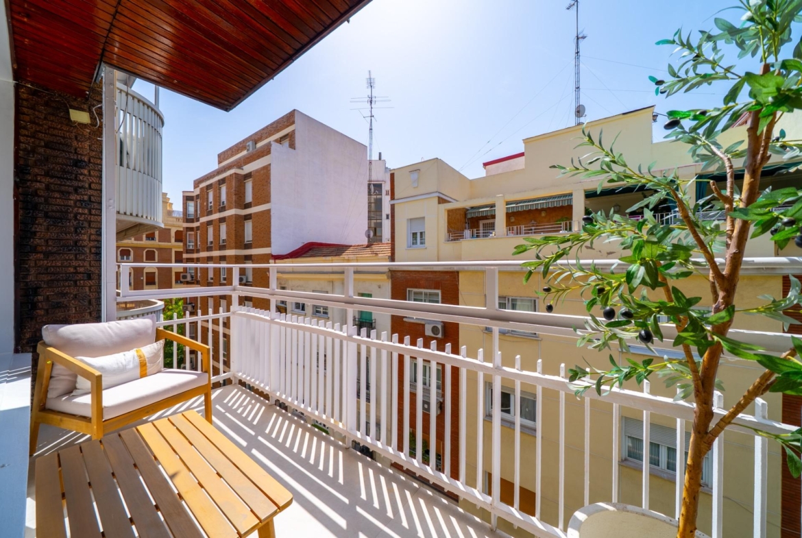 LUXURY HOUSING IN GOYA WITH PARKING SPACE