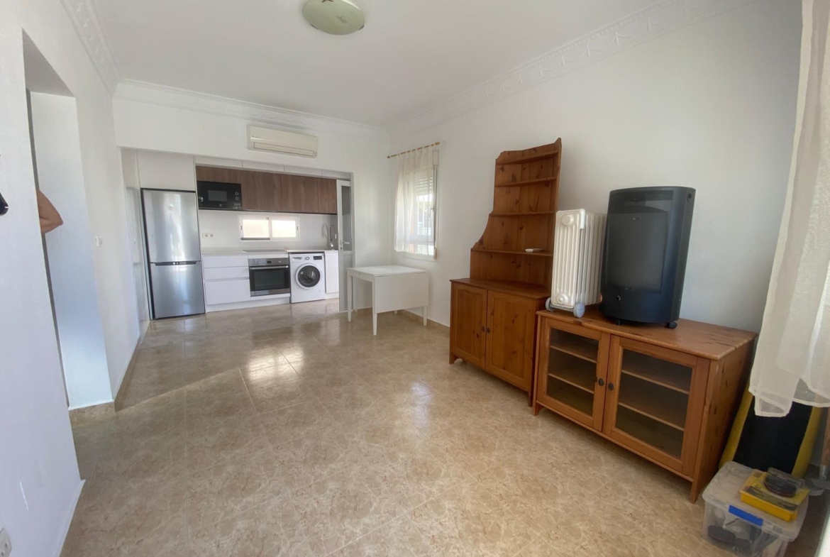 Detached chalet in Torrevieja (Torreblanca), just 300 meters from the sea.