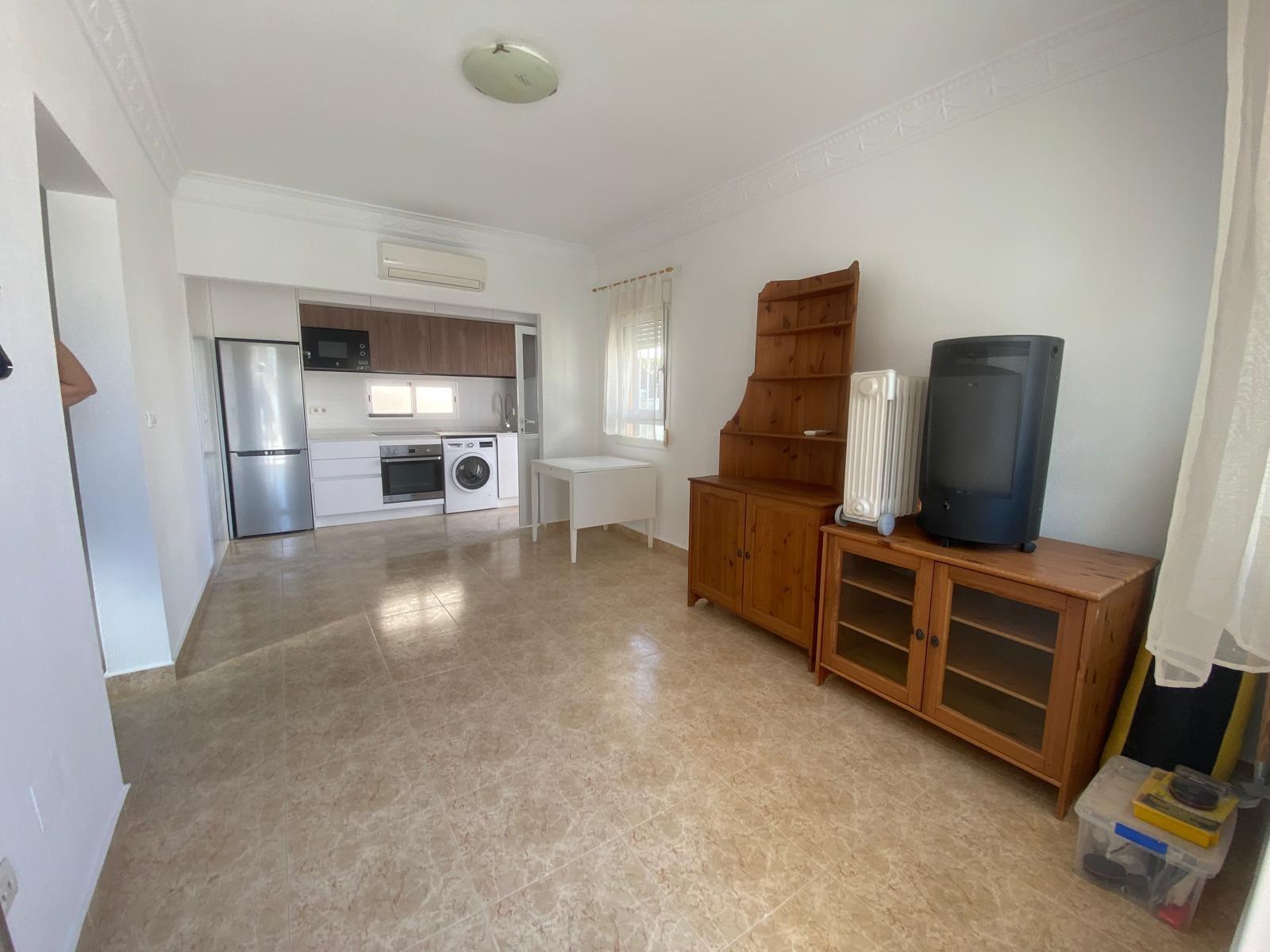 Detached chalet in Torrevieja (Torreblanca), just 300 meters from the sea.