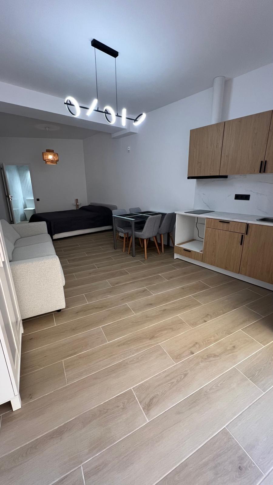 3-11-165 REFORMADO ESTUDIO A 300 METROS DE PLAYA LA MATA. CON SUPERFICIE 32 M2.