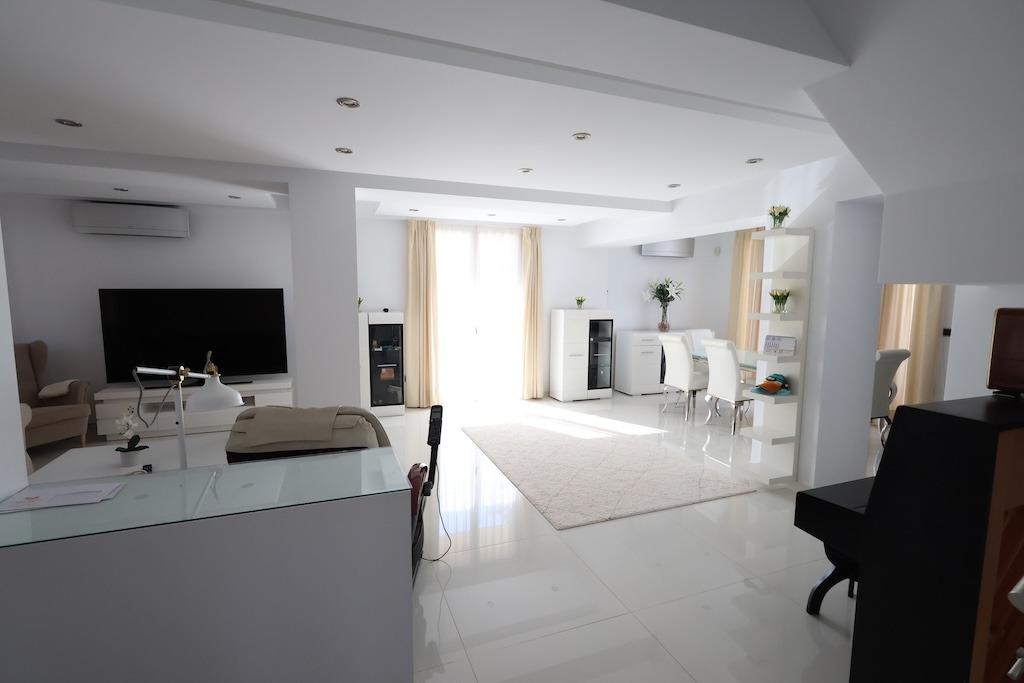 Cabo Roig Vrijstaande villa op een hoek grond van 415 m2 met twee straten