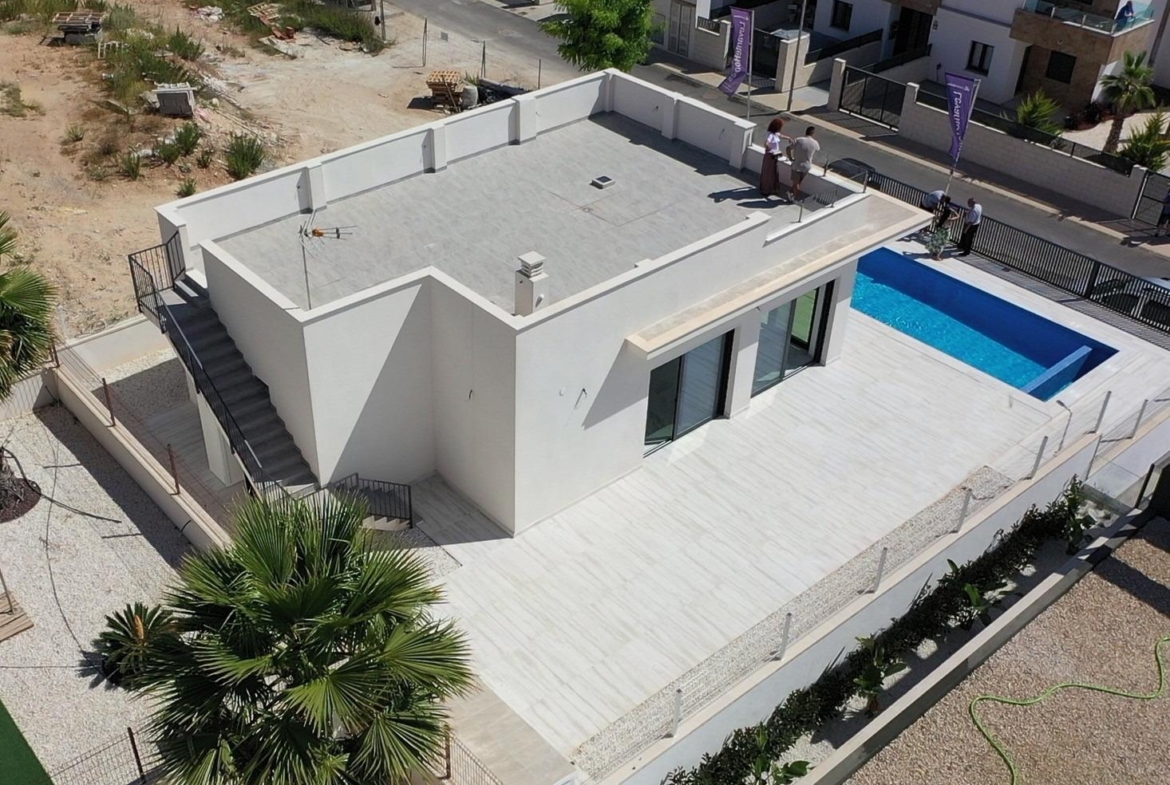 Independent villas with fully customizable pool