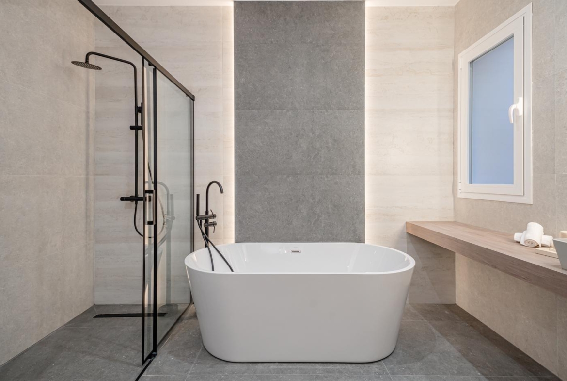 COMPLETELY RENOVATED HOUSING FOR SALE IN THE CENTRAL AREA, MADRID