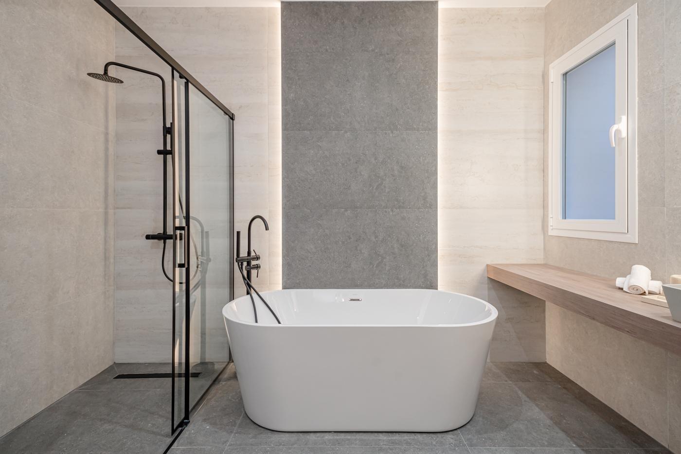 COMPLETELY RENOVATED HOUSING FOR SALE IN THE CENTRAL AREA, MADRID