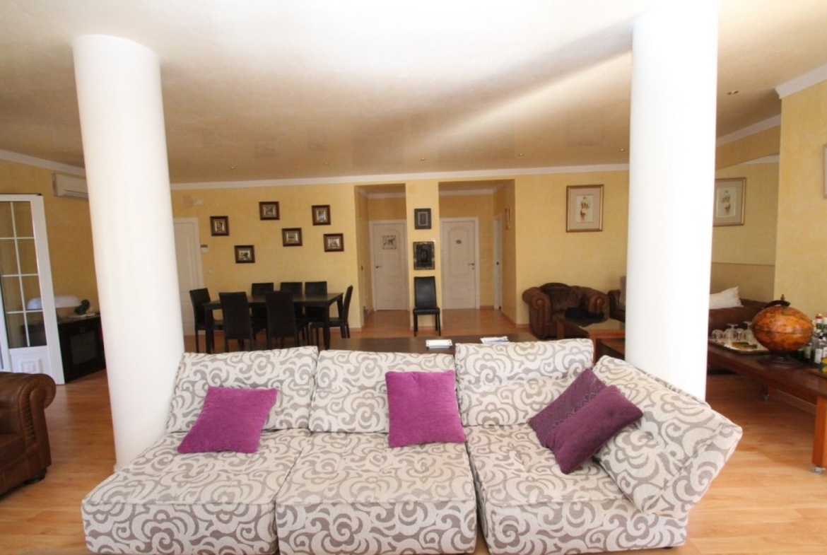 Luxe villa in Cabo Roig
