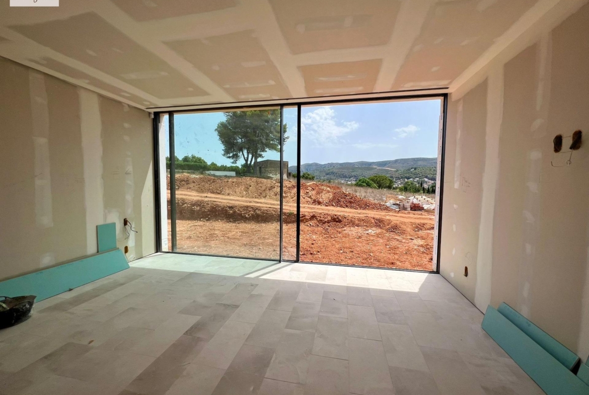 EXCLUSIVA VILLA DE OBRA NUEVA