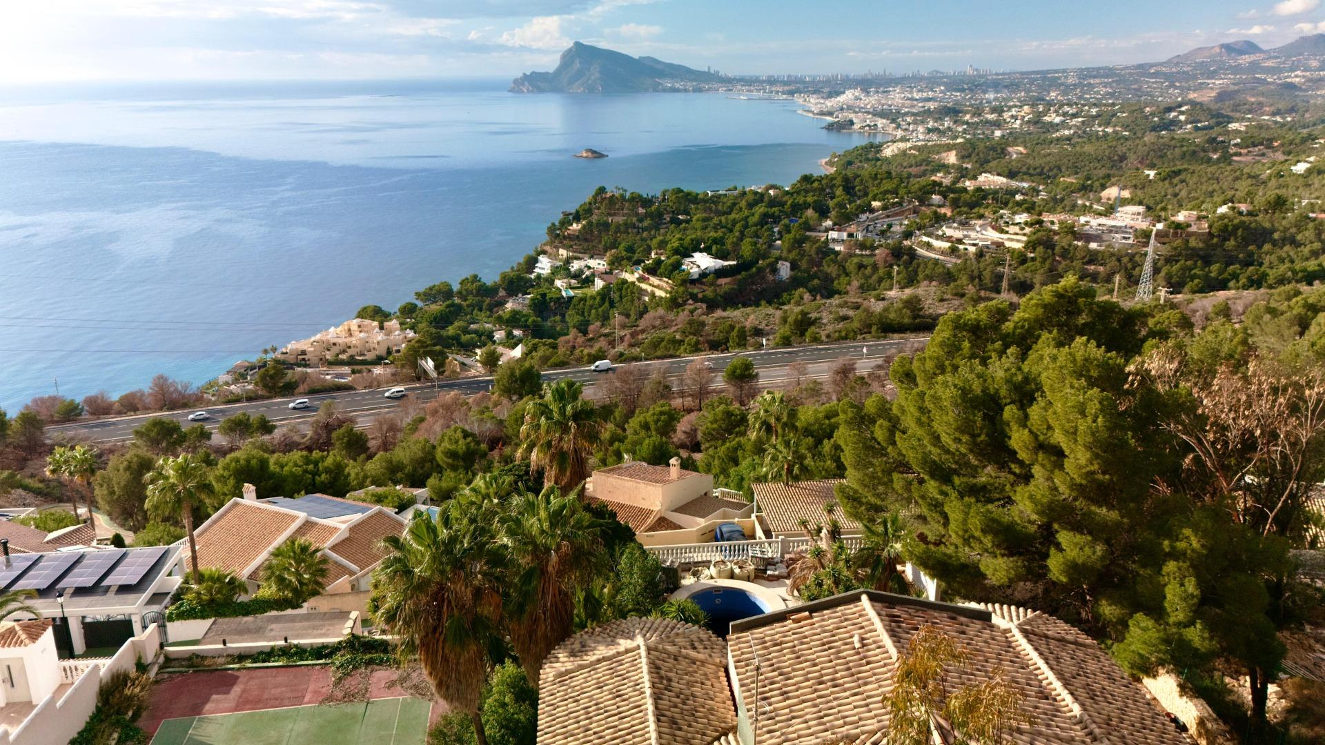 3-11-98 Mediterranean Luxury in Altea Hills: Exclusive Property with Spectacular Views and Unique Spaces