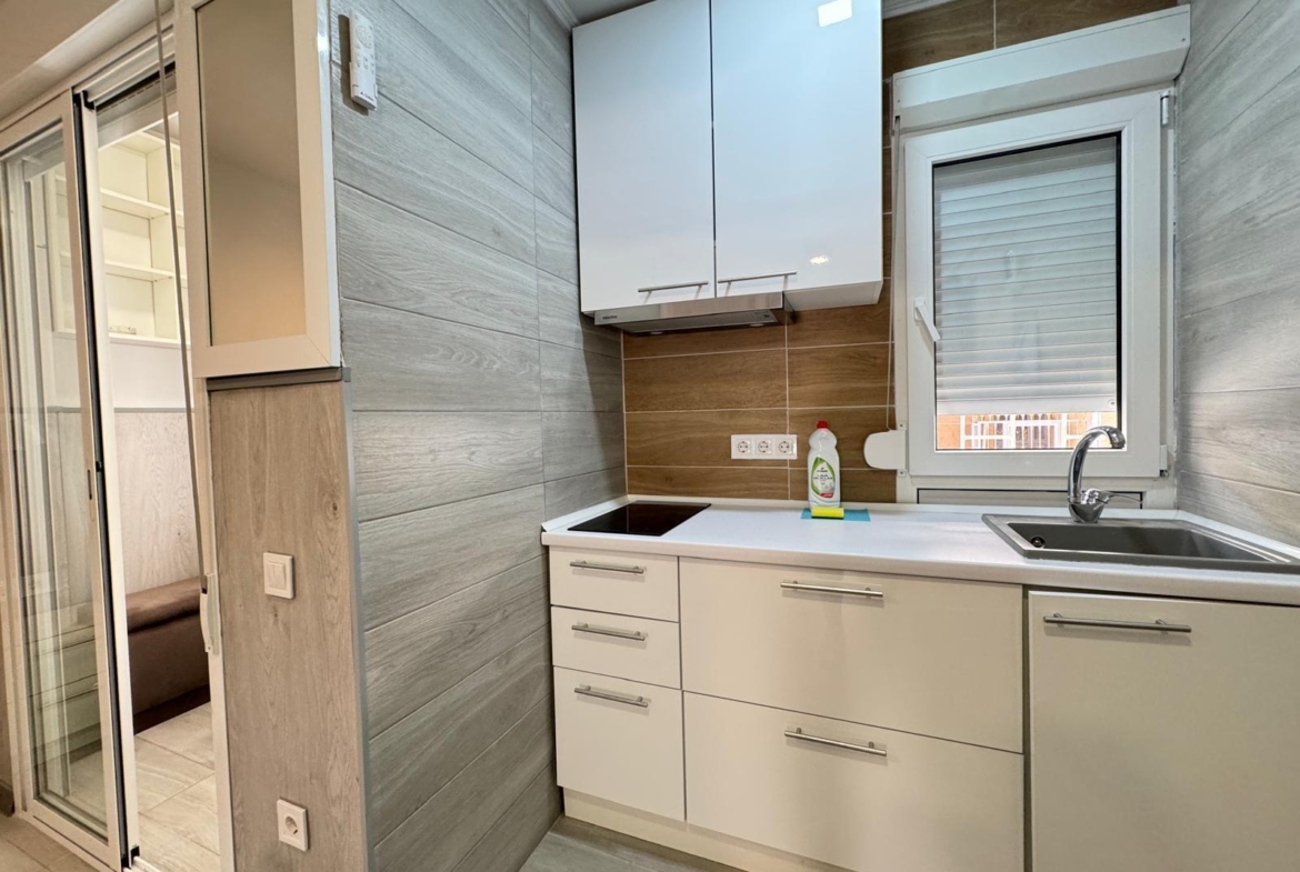 2 BAÑOS. 65 M2. SECADO POR DOS ESTUDIOS PARA ALQUILAR