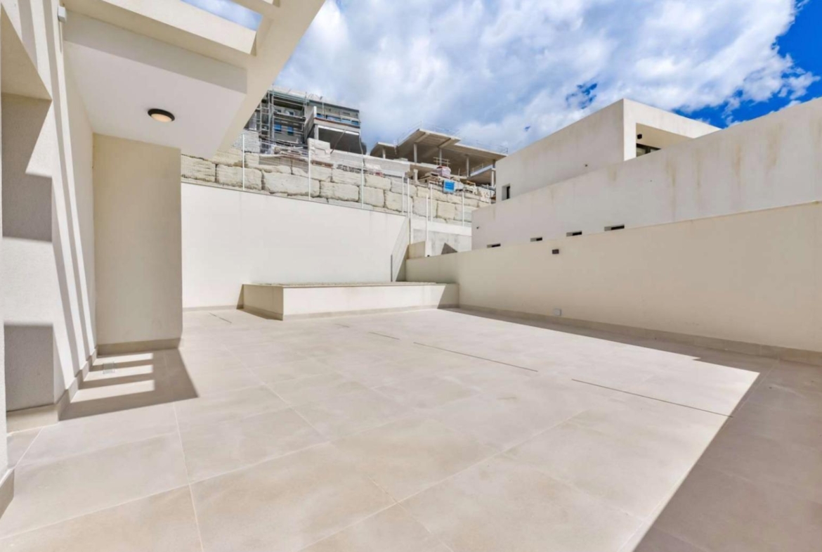 Nieuw gebouwde villa in Golf Bahía Luxe, ruimte en energie-efficiëntie