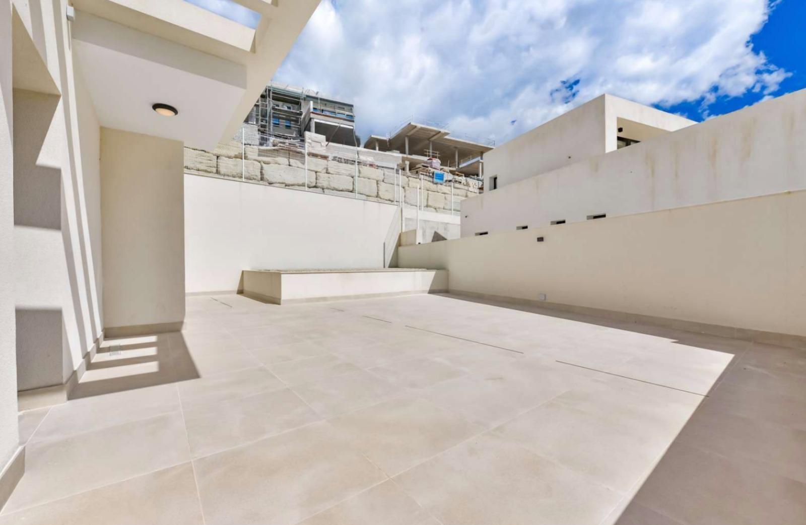Nieuw gebouwde villa in Golf Bahía Luxe, ruimte en energie-efficiëntie