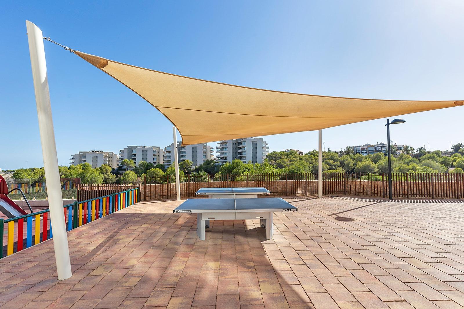 3-12-162 APARTAMENTO EN RESIDENCIAL GREEN HILS DE 2 DORM. 2 BAÑOS. PARKING INCLUIDO. PISCINA. GYM. SUPERFICIE 93 M2.