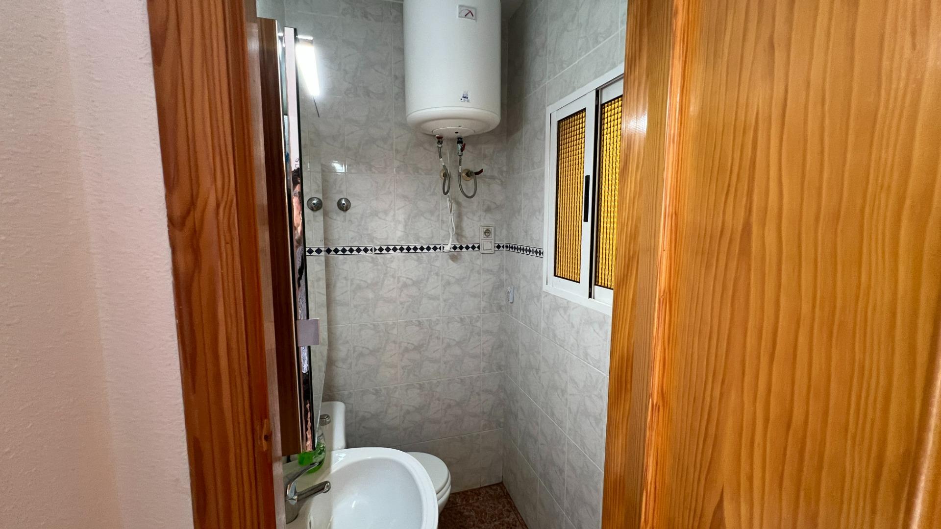🏡 Your lakeside home with ☀️ solarium and 🌿 private garden in Torrevieja!
