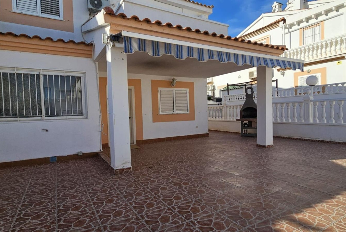 ORIHUELA COSTA EXCLUSIVA: ZENIAMAR 3, 4 HABS AMPLIO JARDIN PISCINA COM 320.000 EUROS!