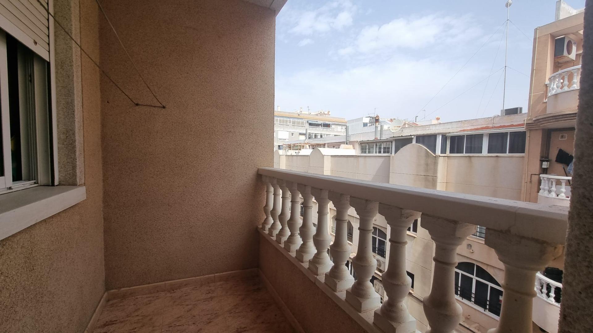 3-13-120 Apartamento semi-nuevo en la zona mas demandada de Torrevieja !